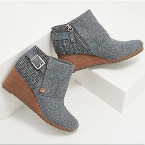 👞 Dr. Scholl’s Wedge Booties 👞